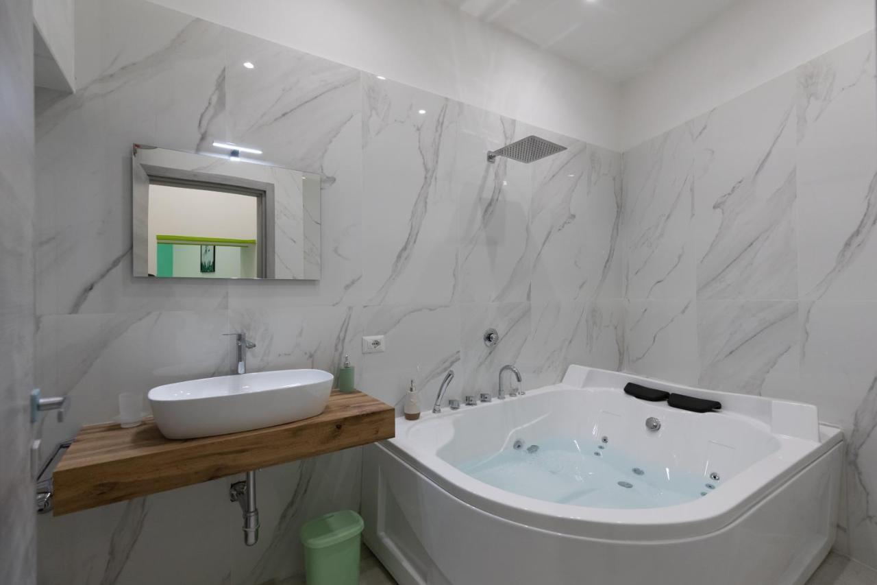 My Brilliant Home With Jacuzzi 2 Steps From St Toledo Naples Luaran gambar